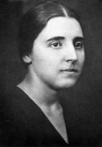 Stalin's Wife Commits Suicide