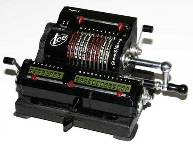 La calculadora basada en engranajes