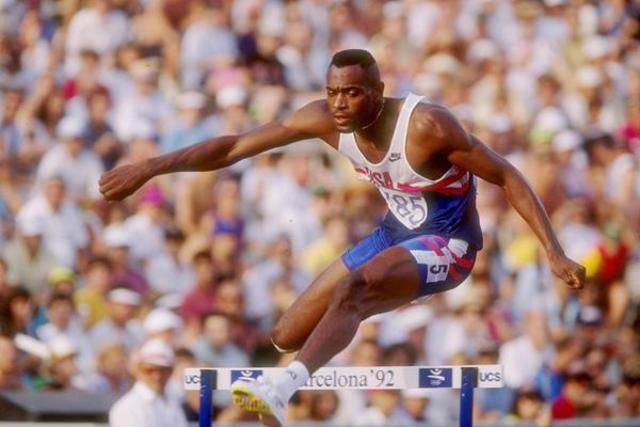 Kevin Young Sets Record in 400 metres hurdles