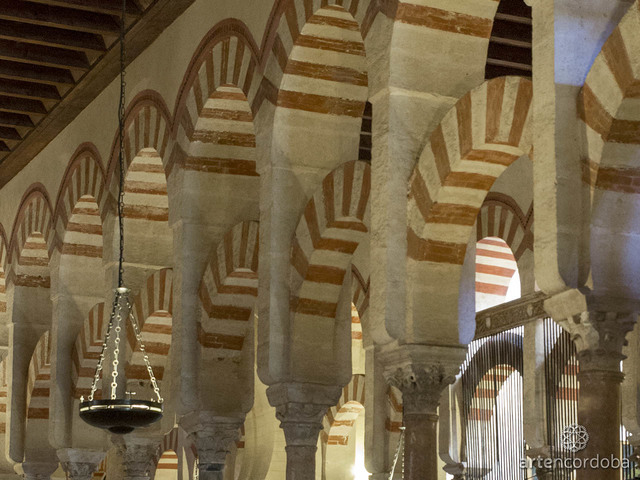 Comienza a Construirse la Mezquita de Córdoba