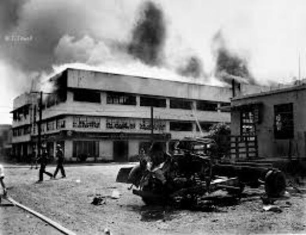 Japanese bomb Manila.