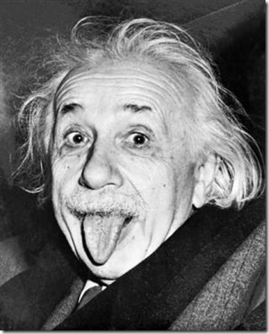 Einstein publica la teoria de la relatividad