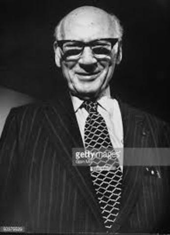 The Ballet Russe de Monte Carlo sets sail for America