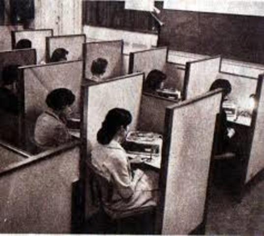 LABORATORIO DE IDIOMAS(1977)