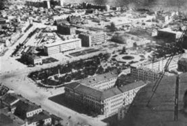 Russians stop Nazi advance at Stalingrad save Moscow