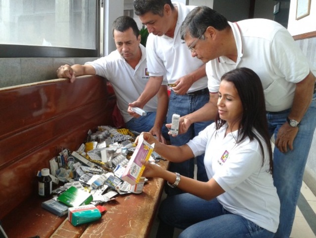 DECRETO NÚMERO 677 DE 1995 CONTROL Y SEGURIDAD DE MEDICAMENTOS