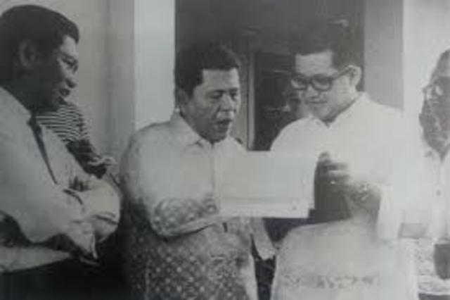 Arrest of Ninoy Aquino/ Jose Diokno