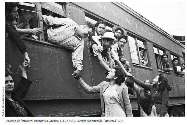 Plutarco Elias Calles promulga la ley de migración