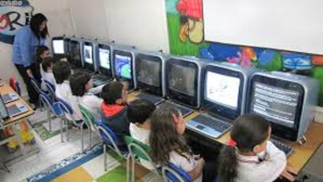 12.	1960 SALA DE IDIOMAS