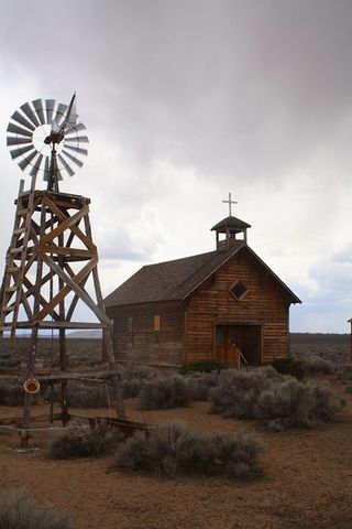 The Windmill Becomes a Popular Tool for Water Pumping in the West