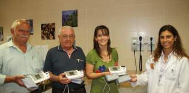 RESOLUCIÓN 1438 DE 2005, "Establecen los formularios para la autorización de donaciones internacionales de medicamentos y dispositivos médicos...