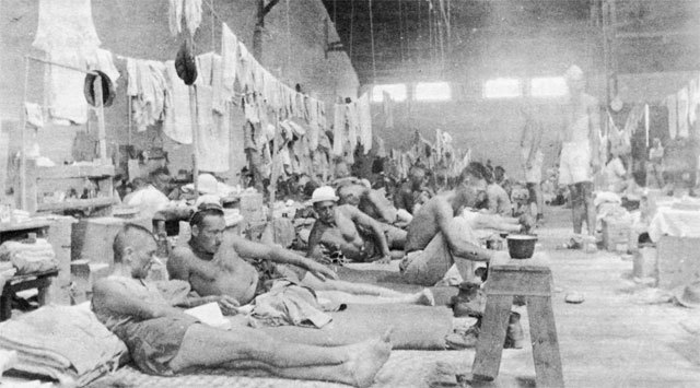 Japanese execute Americans on Wake Island