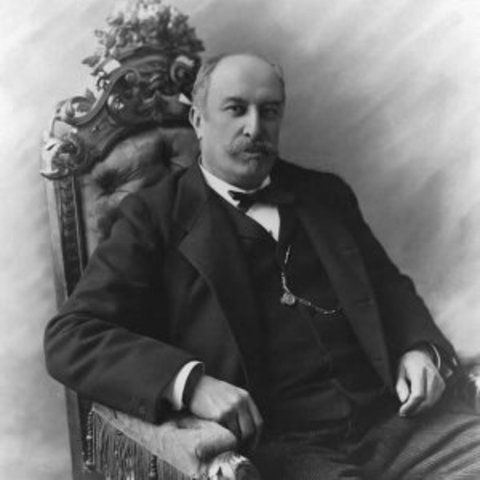 Giovanni Giolitti es primer ministro italiano (1903-1914)