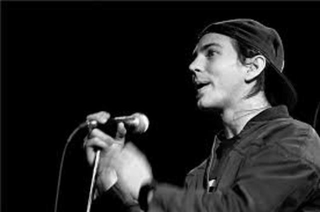 Eddie returns to San Diego with Beth Liebling