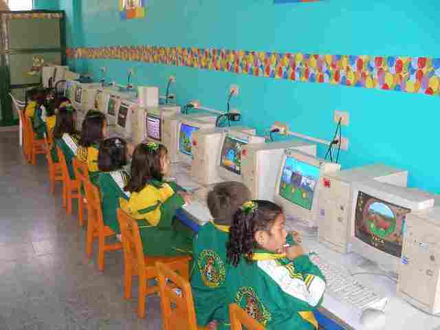 EL COMPUTADOR EN LAS AULAS DE CLASE