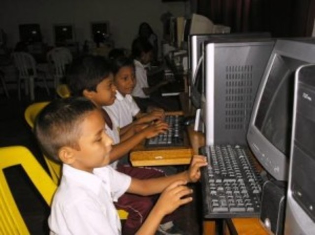 Masificación de internet será política del Gobierno Nacional