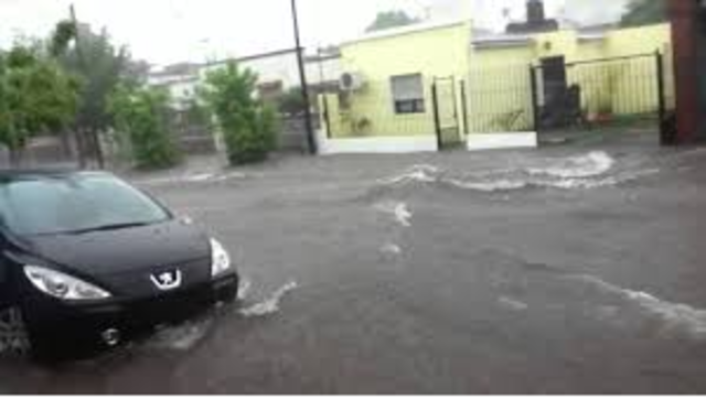 Comienzan las inundaciones.