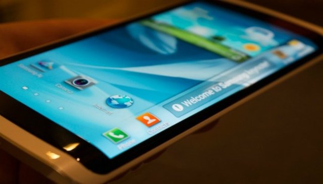Celular con pantalla OLED Flexible