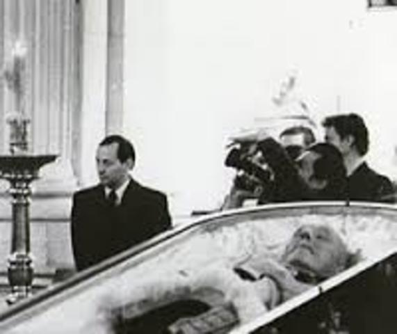 Franciso Franco dies