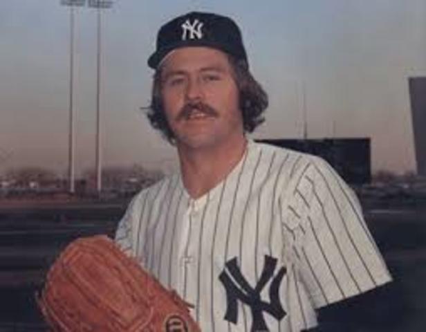 Jim "Catfish" Hunter is declared a free agent, first player