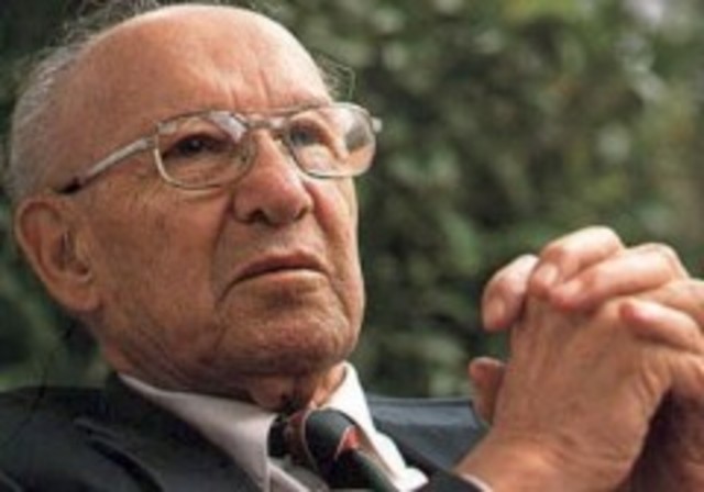 Surge el término "SOCIEDAD DEL CONOCIMIENTO"