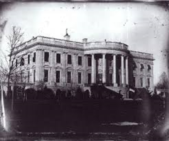 The built of White House