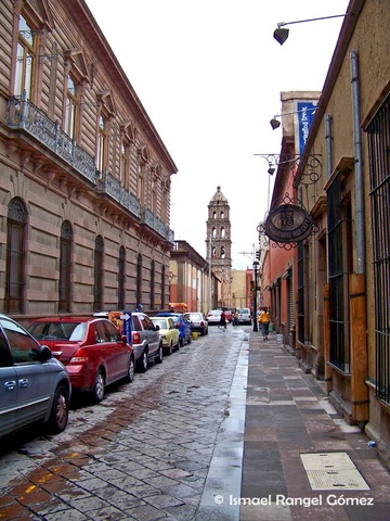 Obras para remodelación de calles y estacionamientos y para reestablecer alumbrado público.