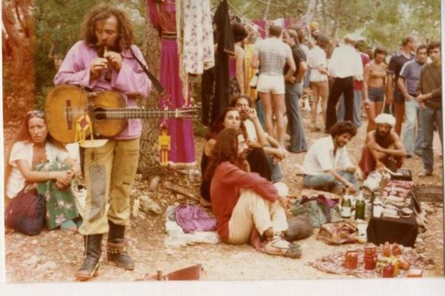 Músicos dejan la cultura hippie
