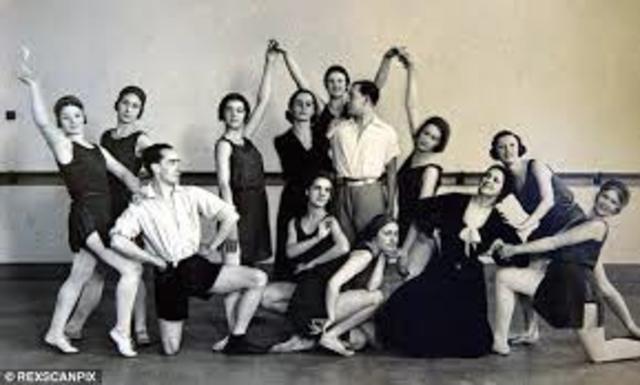 Start of Ballet Wars