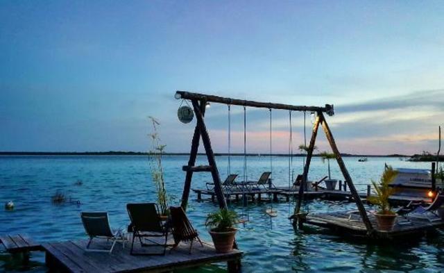 Travel to Isla Bacalar, Quintana Roo with my boyfriend.