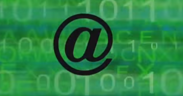 Se populariza el correo electronico