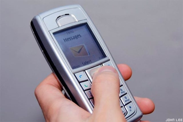 Los primeros dispositivos móviles con tecnología de segunda generación (2G)