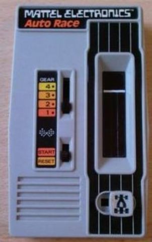Mattel Electronics Auto Race, primer juego portátil completamente digital.