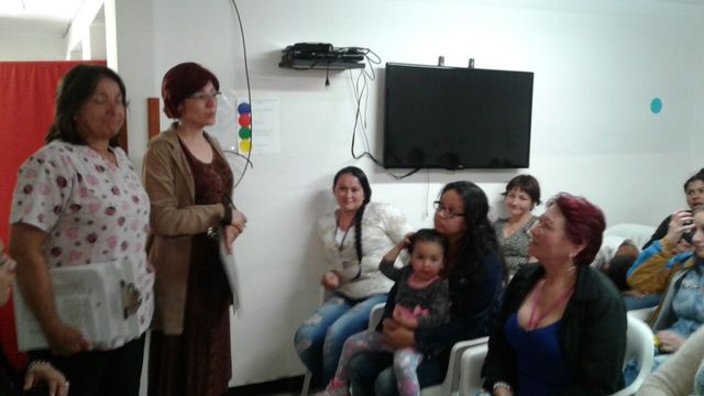 MESOSISTEMA  la existencia o no de los vinculos de la familia con  el entrorno y el grado de compromiso de los padres en la escuela ayudan en el desarrollo del niño.