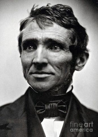Charles Goodyear inventa el proceso de vulcanización del caucho.