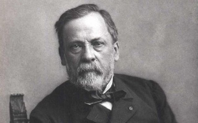 Louis Pasteur inventa el proceso de pasteurización.