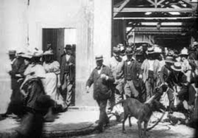 Los empleados saliendo de la fábrica Lumière