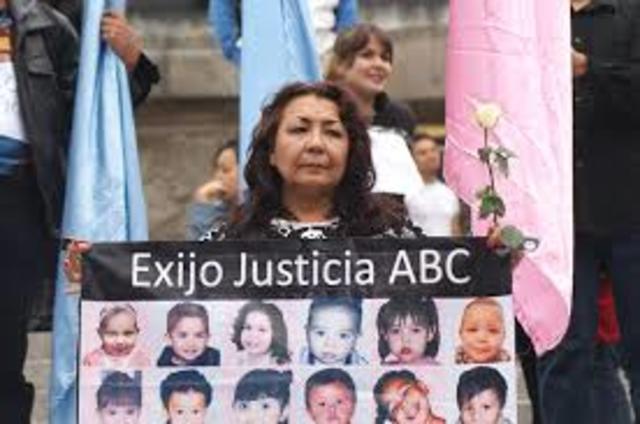 MARCHA DEBIDO A LO OCURRIDO EN GUARDERIA ABC 2009