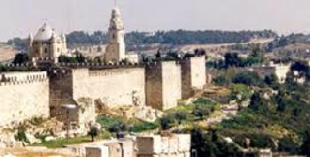 David Founds (starts) Jerusalem