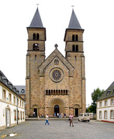 Fundación de la Abadía de Echternach