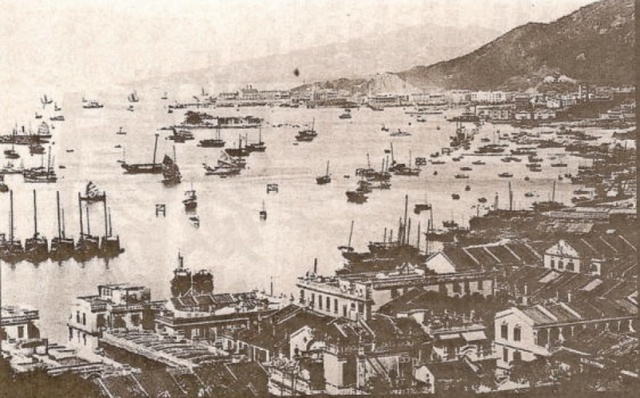 Fogg, Passepartout, et Aouda arrivent à Hong Kong