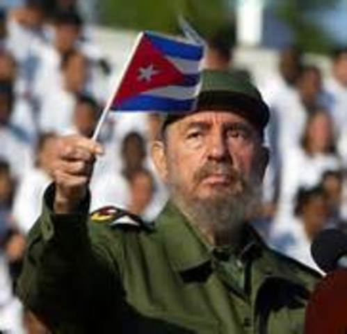 Fidel Castro dimite como Presidente