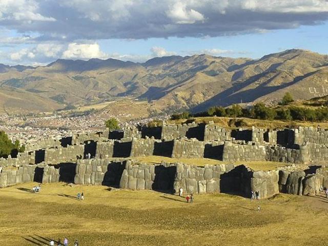 Sacsayhuamán