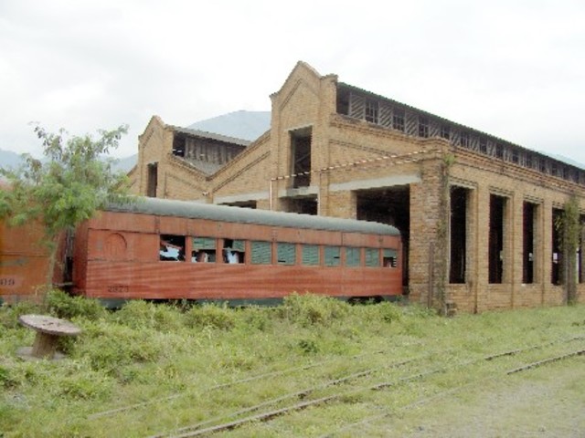 Creación de la Escuela de Artes y Oficios