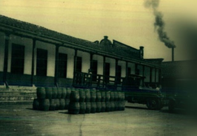 Construcción de la FLA - Fábrica de Licores y Alcoholes de Antioquia