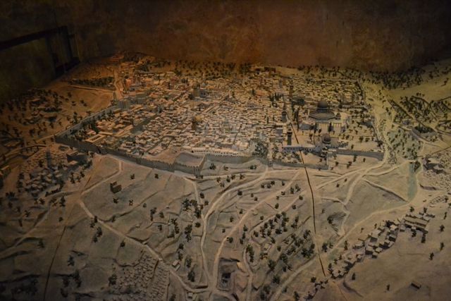 David founds jerusalem