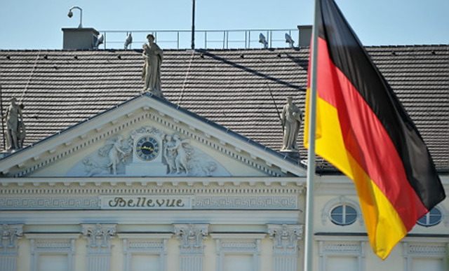 Facebook goes German