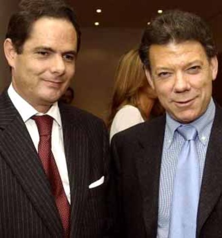 'El presidente Santos fue víctima, no coautor de las chuzadas': Vargas Lleras