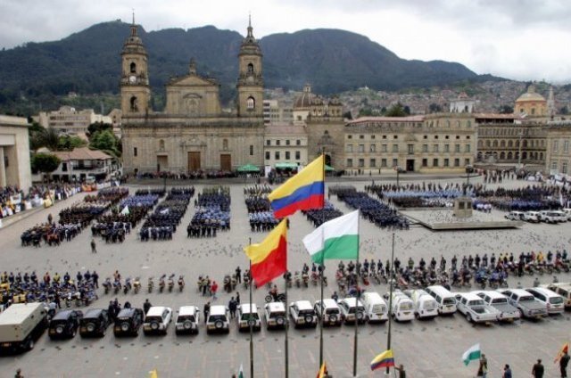 SANTOS ANUNCIA EL RELANZAMIENTO DEL PROYECTO DE SEGURIDAD DEMOCRÁTICA