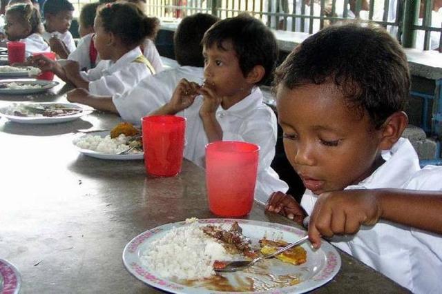 Conflicto de caracterización privada y oficial.